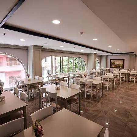 Nova Plaza Orion מלון