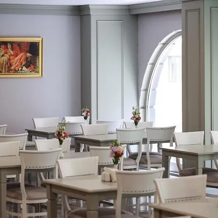 Nova Plaza Orion Hotel 4*