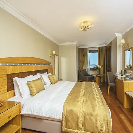 Nova Plaza Orion Hotell 4*