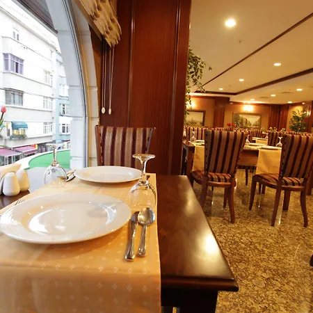 Nova Plaza Orion Hotell 4*