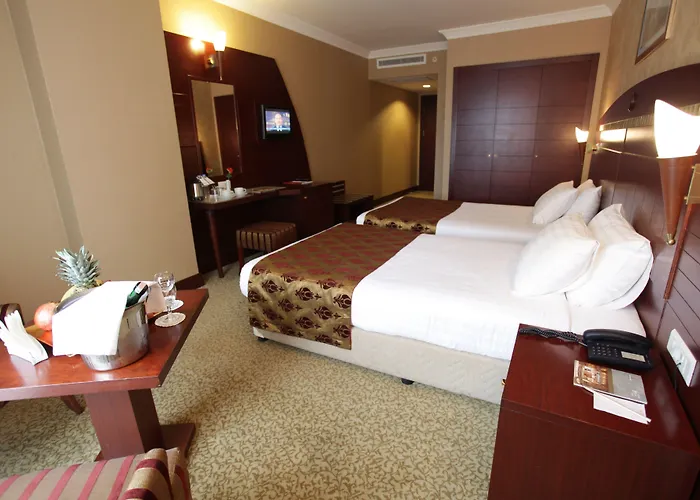 מלון Nova Plaza Orion 4*